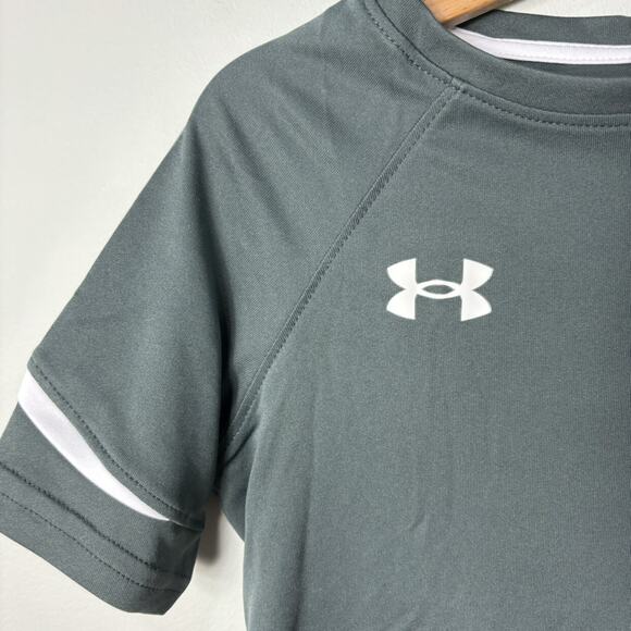 Gray Under Armour Loose Fit Tee - Picture 2 of 4